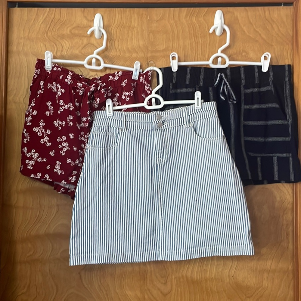 Set of (3) Maurices bottoms, (2) sz medium shorts (1) sz 6 pinstripe denim skirt